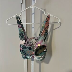 Adorable torrid bikini top. Perfect for vacation.